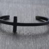 Bracelete de Cruz de Aço Inoxidável. - Image 3